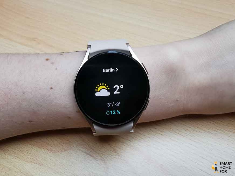 Приложение “Погода” на Samsung Galaxy Watch 4.